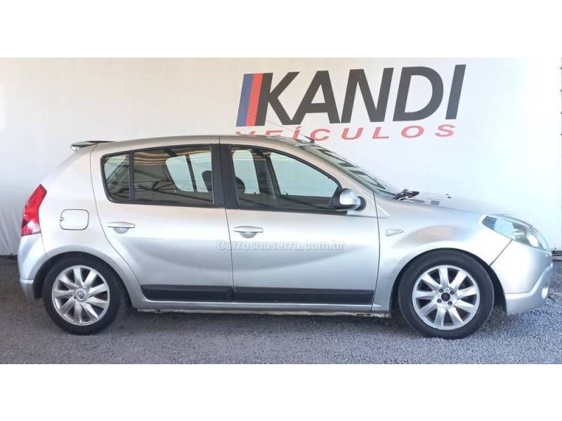 RENAULT - SANDERO - 2010/2010 - Prata - R$ 28.900,00