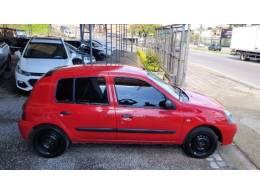 RENAULT - CLIO - 2008/2009 - Vermelha - R$ 17.500,00