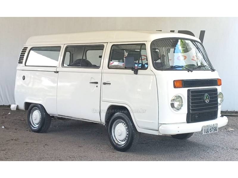 VOLKSWAGEN - KOMBI - 2013/2014 - Branca - R$ 53.000,00