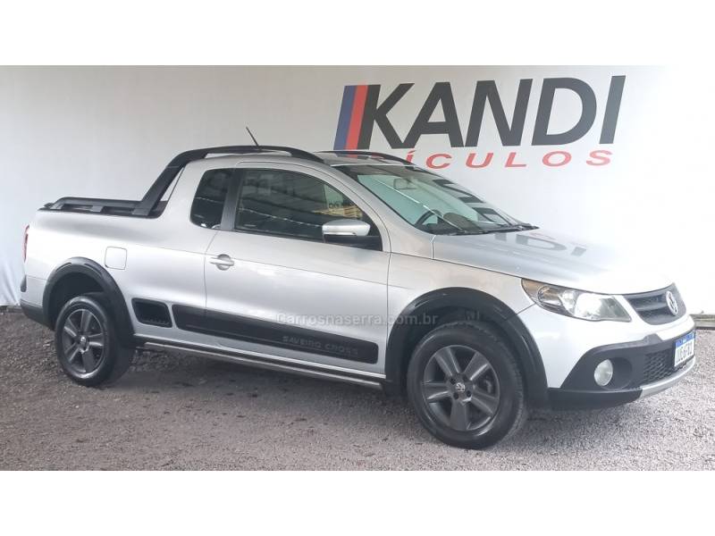VOLKSWAGEN - SAVEIRO - 2013/2013 - Prata - R$ 51.000,00