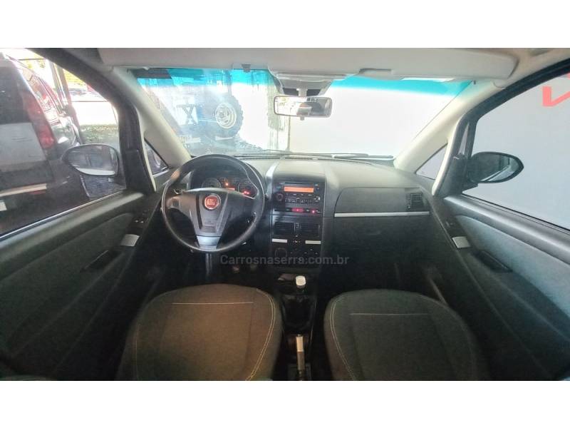 FIAT - IDEA - 2011/2012 - Prata - R$ 34.000,00