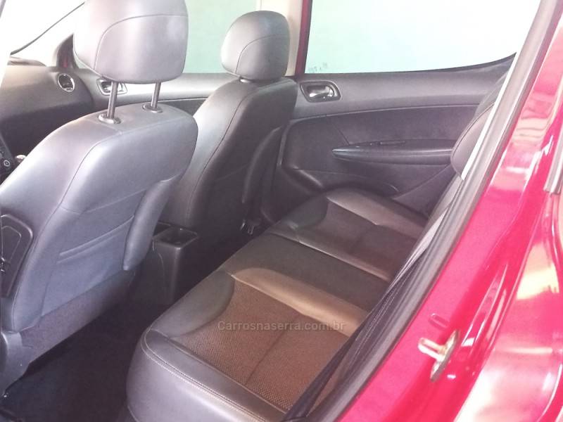 PEUGEOT - 308 - 2015/2016 - Vermelha - R$ 55.000,00