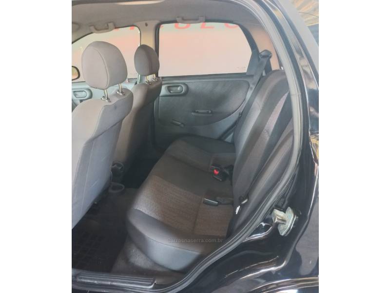 CHEVROLET - CORSA - 2010/2011 - Preta - R$ 31.400,00