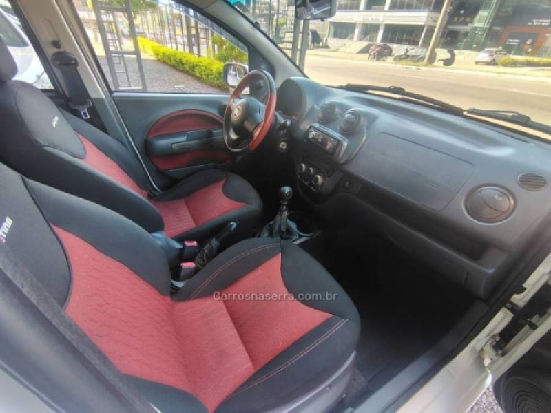 FIAT - UNO - 2013/2014 - Branca - R$ 42.900,00