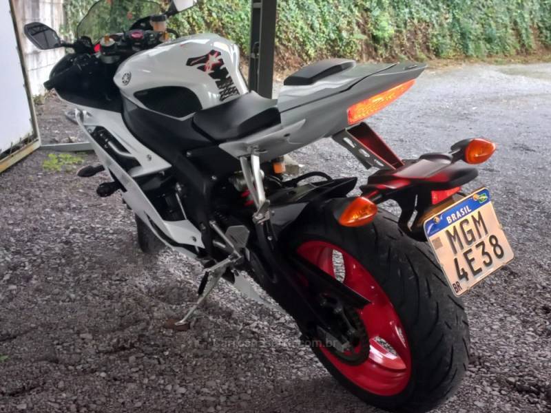 YAMAHA - YZF - 2010/2010 - Branca - R$ 44.900,00