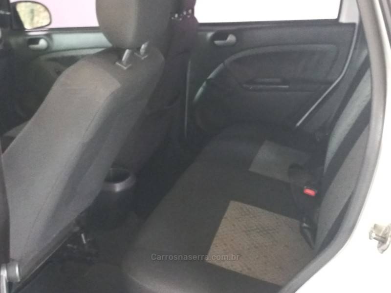 FORD - FIESTA - 2011/2012 - Branca - R$ 31.900,00