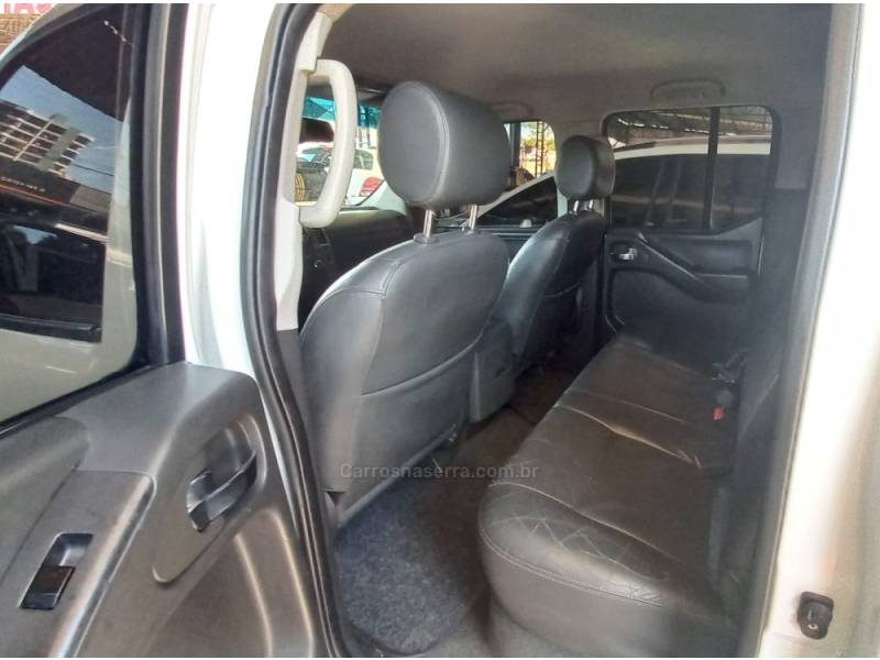 NISSAN - FRONTIER - 2013/2014 - Branca - R$ 95.900,00