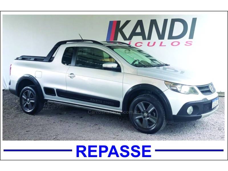 VOLKSWAGEN - SAVEIRO - 2013/2013 - Prata - R$ 45.000,00