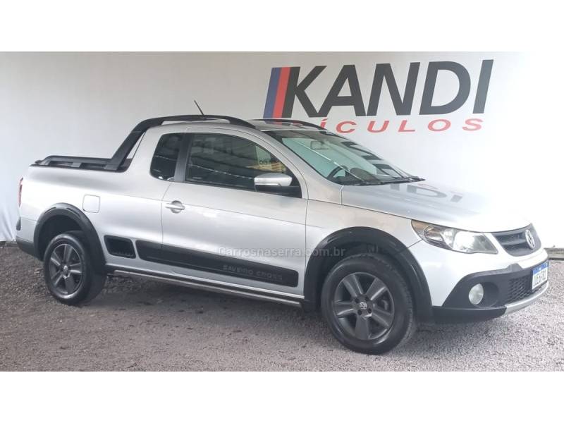 VOLKSWAGEN - SAVEIRO - 2013/2013 - Prata - R$ 45.000,00