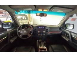 MITSUBISHI - PAJERO - 2007/2008 - Prata - R$ 85.000,00