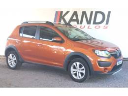 RENAULT - SANDERO - 2014/2015 - Laranja - R$ 45.900,00