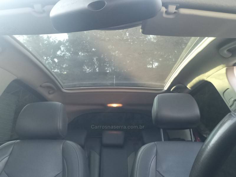 PEUGEOT - 308 - 2015/2016 - Vermelha - R$ 55.000,00