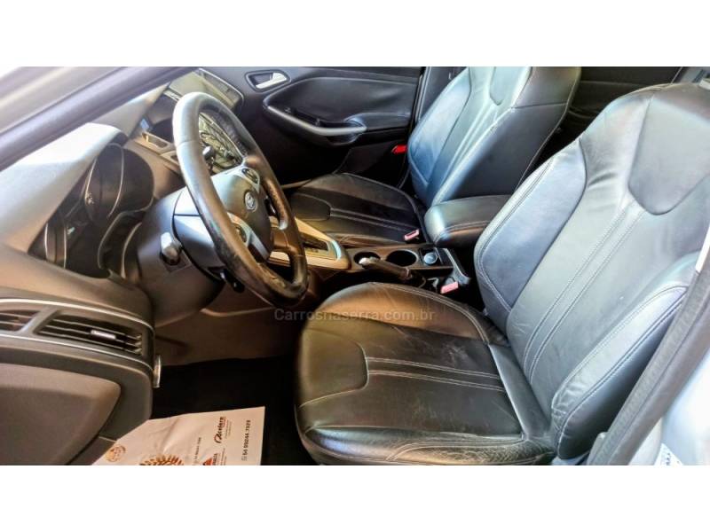 FORD - FOCUS - 2014/2015 - Prata - R$ 50.900,00