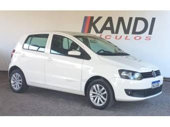 VOLKSWAGEN - FOX - 2013/2014 - Branca - R$ 38.900,00