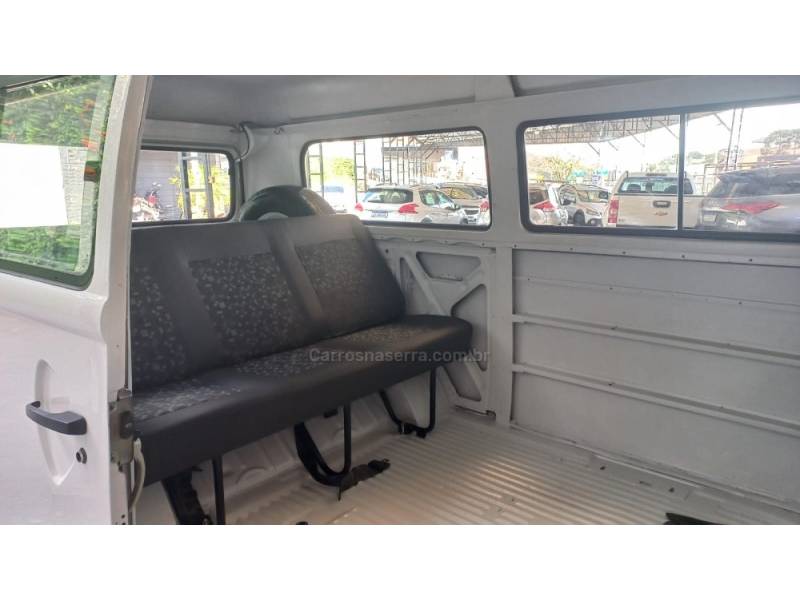VOLKSWAGEN - KOMBI - 2013/2014 - Branca - R$ 53.000,00