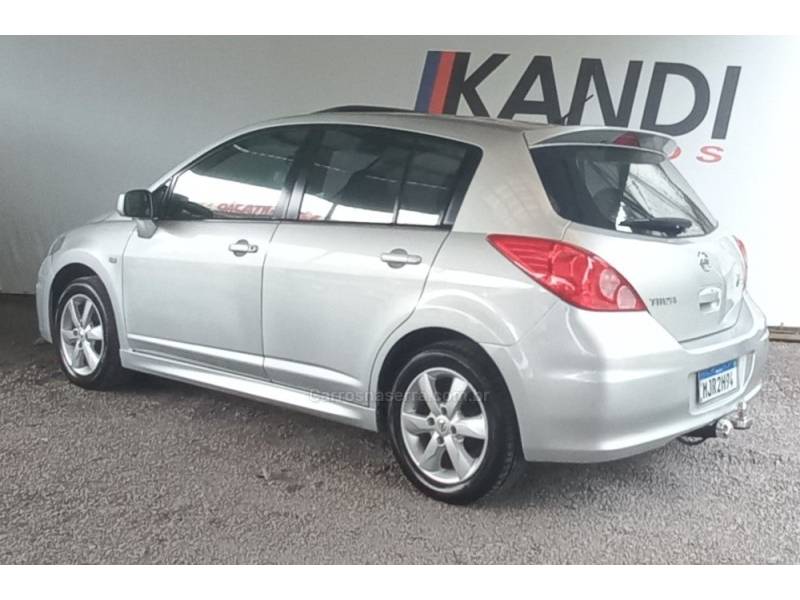 NISSAN - TIIDA - 2012/2013 - Prata - R$ 39.000,00