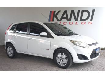 FORD - FIESTA - 2011/2012 - Branca - R$ 31.900,00