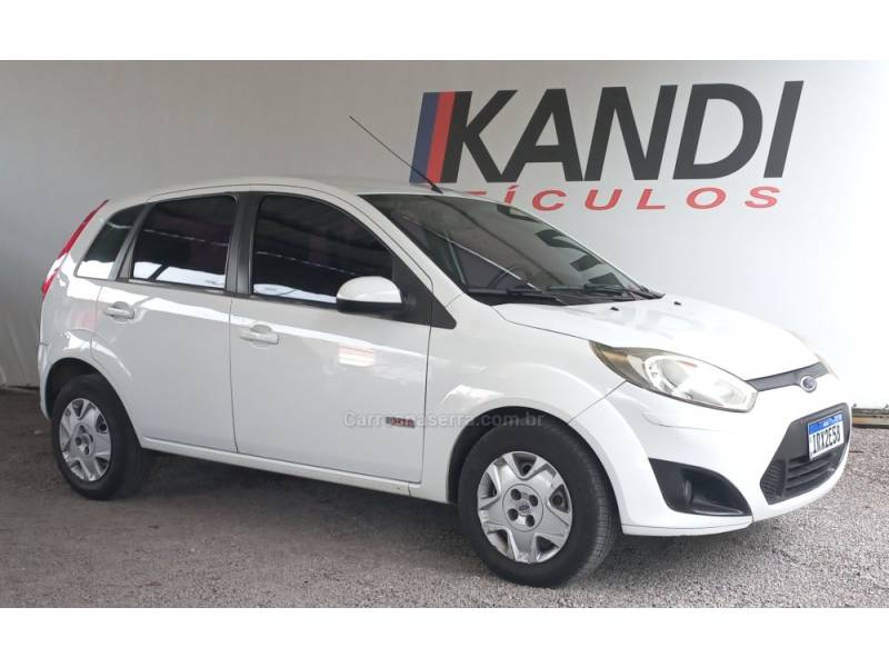 FORD - FIESTA - 2011/2012 - Branca - R$ 31.900,00