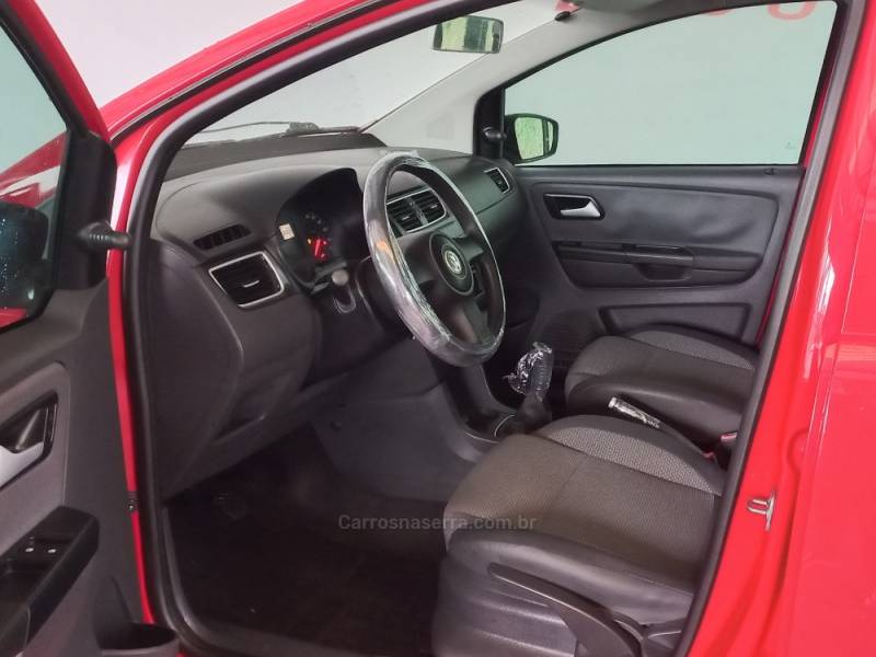 VOLKSWAGEN - FOX - 2011/2011 - Vermelha - R$ 33.000,00