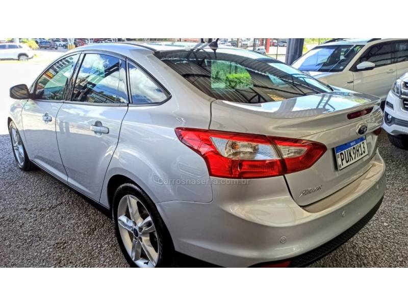FORD - FOCUS - 2014/2015 - Prata - R$ 50.900,00