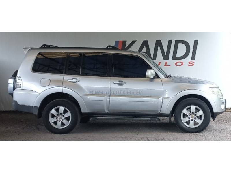 MITSUBISHI - PAJERO - 2007/2008 - Prata - R$ 85.000,00