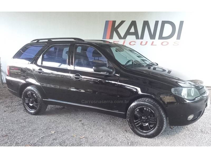 FIAT - PALIO - 2005/2006 - Preta - R$ 26.800,00