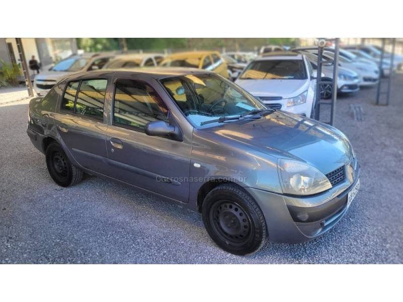 RENAULT - CLIO - 2005/2005 - Cinza - R$ 9.900,00