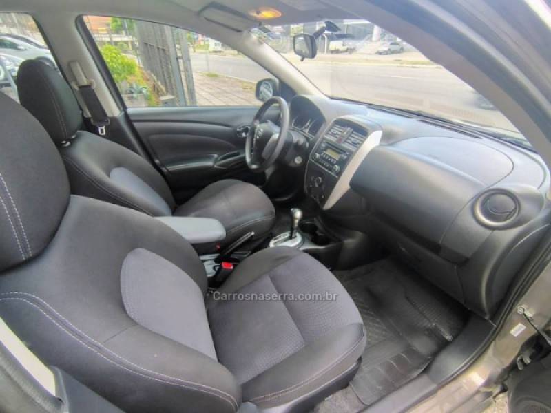 NISSAN - VERSA - 2018/2018 - Cinza - R$ 57.900,00