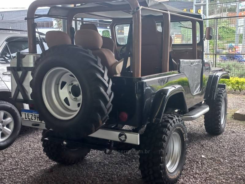 FORD - JEEP - 1982/1982 - Preta - R$ 59.000,00