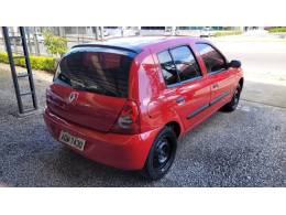 RENAULT - CLIO - 2008/2009 - Vermelha - R$ 17.500,00