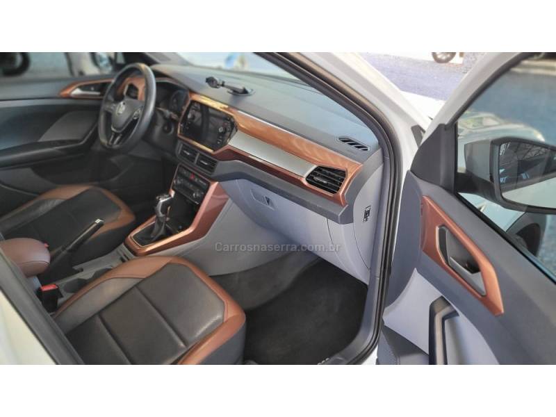 VOLKSWAGEN - T-CROSS - 2020/2020 - Branca - R$ 102.900,00