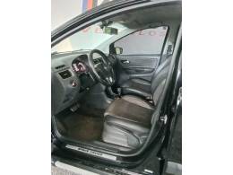 VOLKSWAGEN - SPACE CROSS - 2014/2014 - Preta - R$ 46.900,00