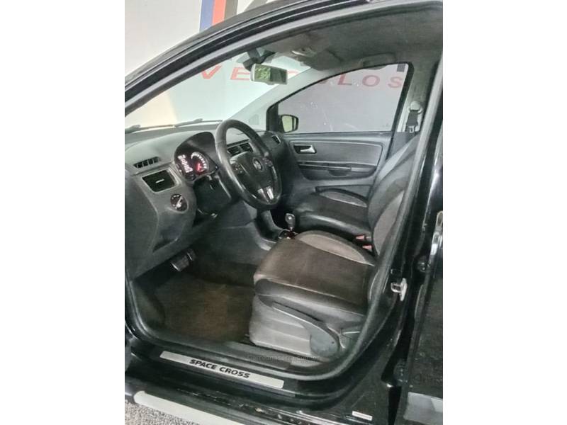 VOLKSWAGEN - SPACE CROSS - 2014/2014 - Preta - R$ 46.900,00
