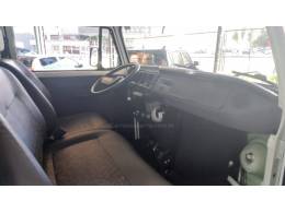 VOLKSWAGEN - KOMBI - 2013/2014 - Branca - R$ 53.000,00