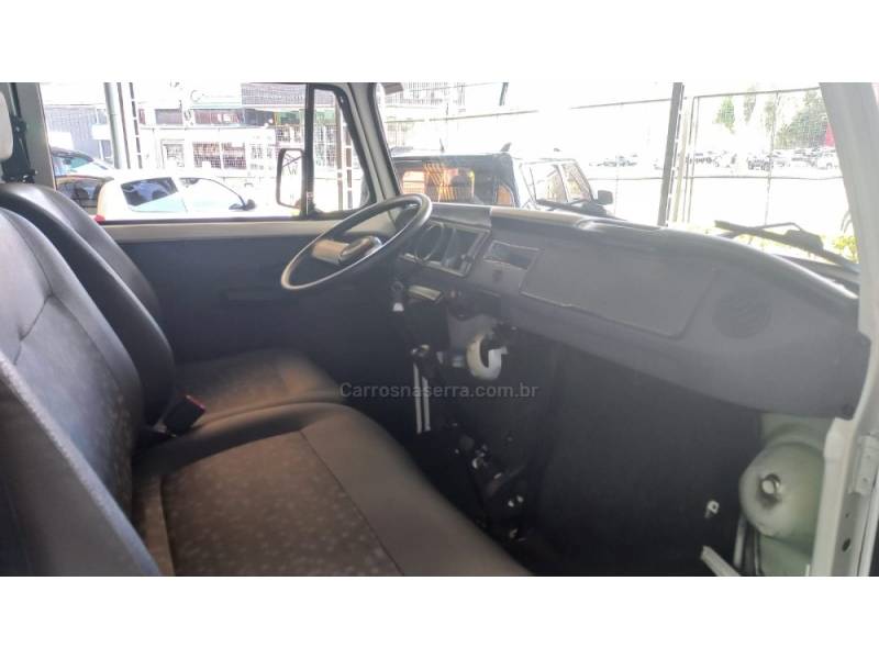 VOLKSWAGEN - KOMBI - 2013/2014 - Branca - R$ 53.000,00