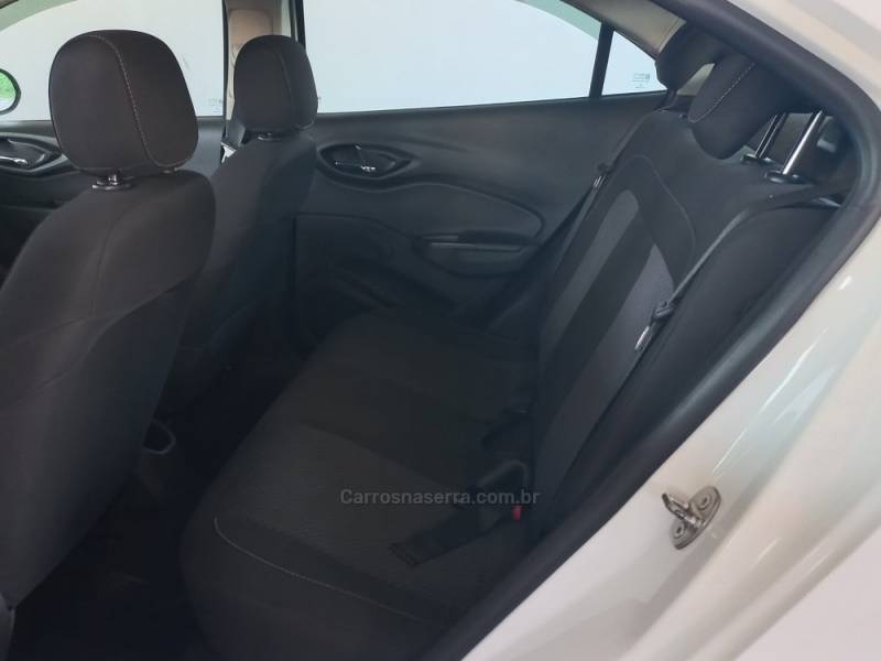 CHEVROLET - PRISMA - 2017/2018 - Branca - R$ 58.900,00