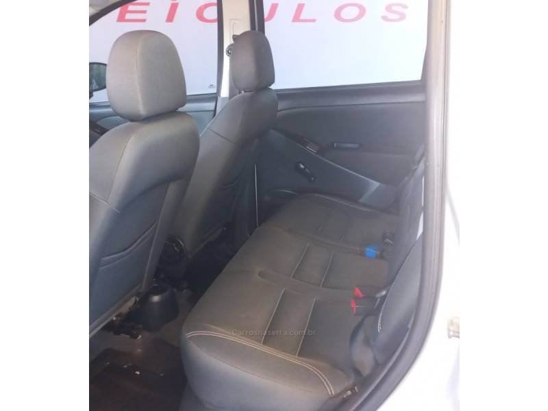 FIAT - IDEA - 2011/2012 - Prata - R$ 34.000,00
