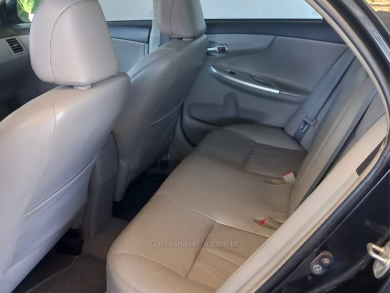 TOYOTA - COROLLA - 2011/2012 - Preta - R$ 63.900,00
