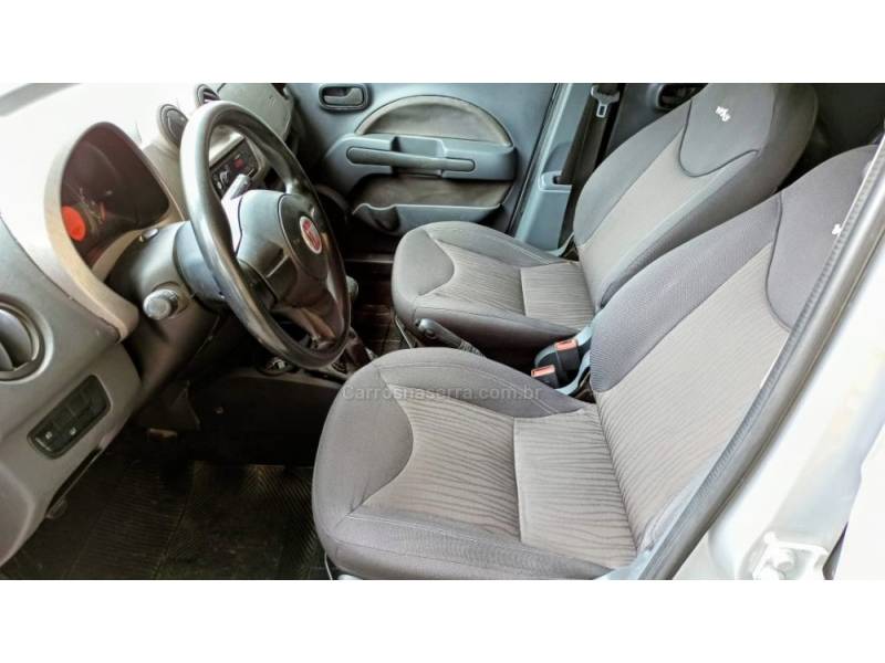 FIAT - UNO - 2013/2013 - Prata - R$ 32.900,00