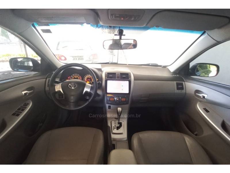TOYOTA - COROLLA - 2011/2012 - Preta - R$ 63.900,00