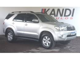 TOYOTA - HILUX SW4 - 2010/2010 - Prata - R$ 118.000,00