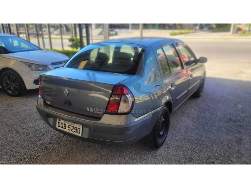 RENAULT - CLIO - 2005/2005 - Cinza - R$ 9.900,00