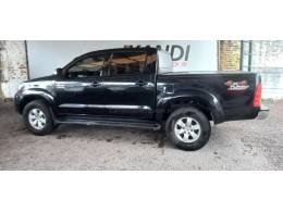 TOYOTA - HILUX - 2010/2011 - Preta - R$ 110.000,00