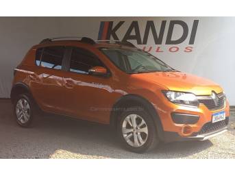 RENAULT - SANDERO - 2014/2015 - Laranja - R$ 45.800,00