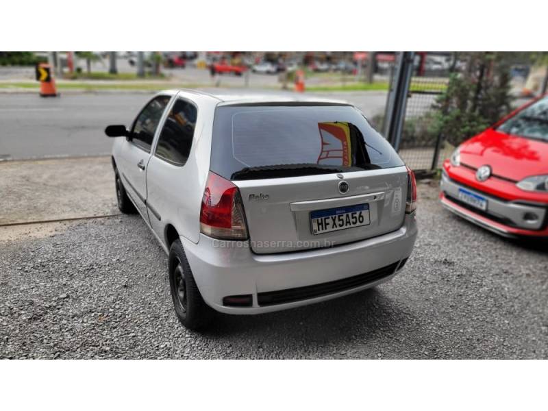 FIAT - PALIO - 2007/2007 - Prata - R$ 15.000,00