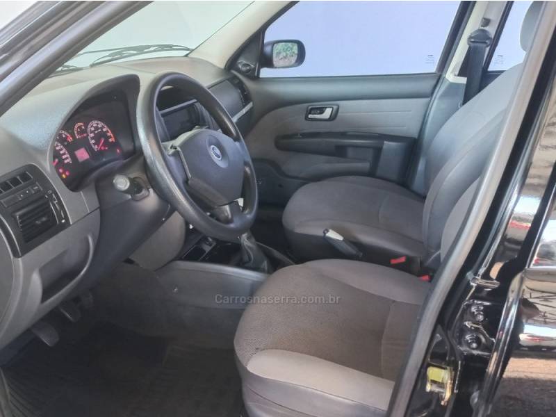 FIAT - PALIO - 2005/2006 - Preta - R$ 26.800,00