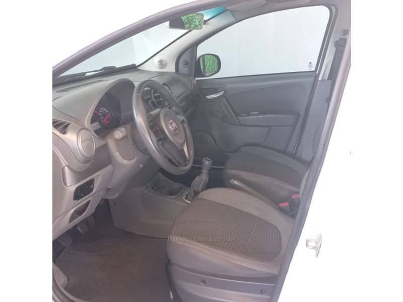FIAT - PALIO - 2016/2016 - Branca - R$ 40.500,00
