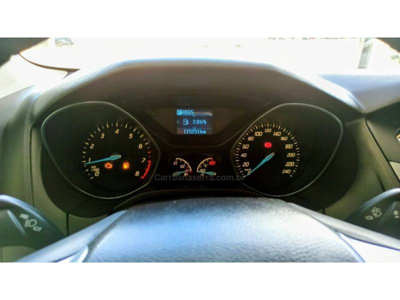 FORD - FOCUS - 2014/2015 - Prata - R$ 50.900,00