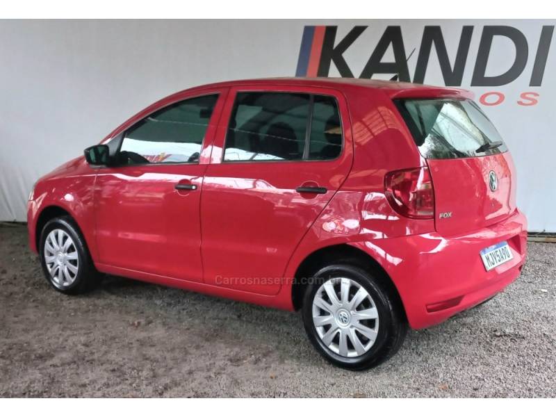 VOLKSWAGEN - FOX - 2011/2011 - Vermelha - R$ 33.000,00